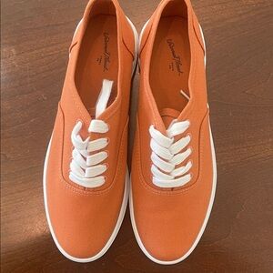 Universal Thread Lace Up Sneaker in a Cinnamon Color with White Laces. Look NWOB